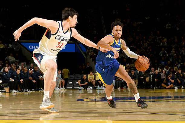 世界杯app下载-相当可靠的得分手！勇士二队后场新秀的表现真是渐入佳境？